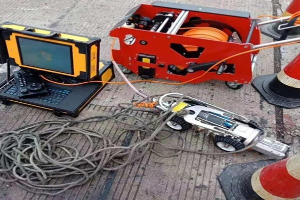 平罗CCTV管道检测机器人